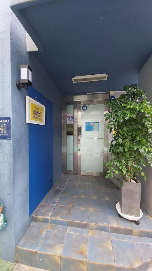 Buzz Guesthouse Hostel ソウル特別市 エクステリア 写真