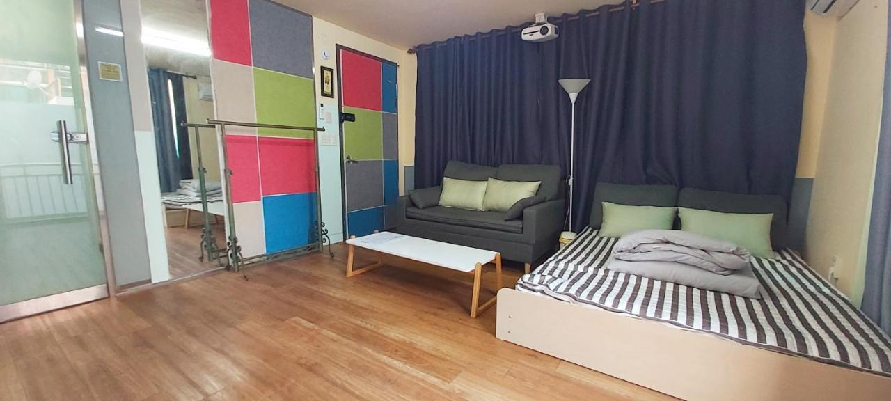 Buzz Guesthouse Hostel ソウル特別市 エクステリア 写真